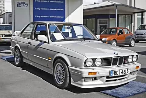 BMW 3-SERIE 320 i
