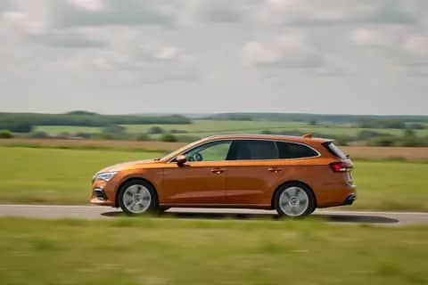 SKODA OCTAVIA IV COMBI TSI e-TEC