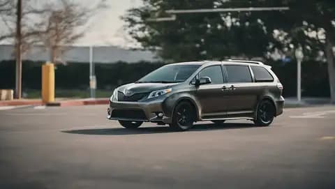 TOYOTA SIENNA 2.7 4WD