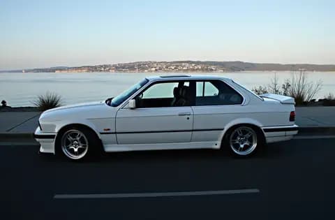 BMW 3-SERIE 323 i