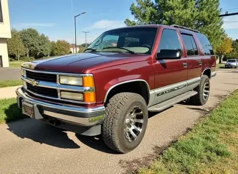 CHEVROLET SUBURBAN 5.7