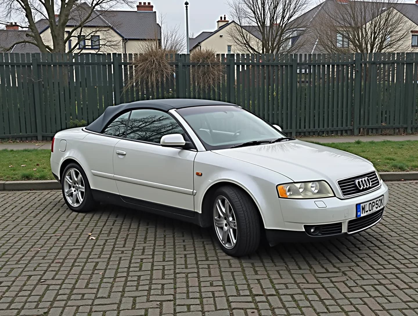 AUDI CABRIOLET 2.3 E