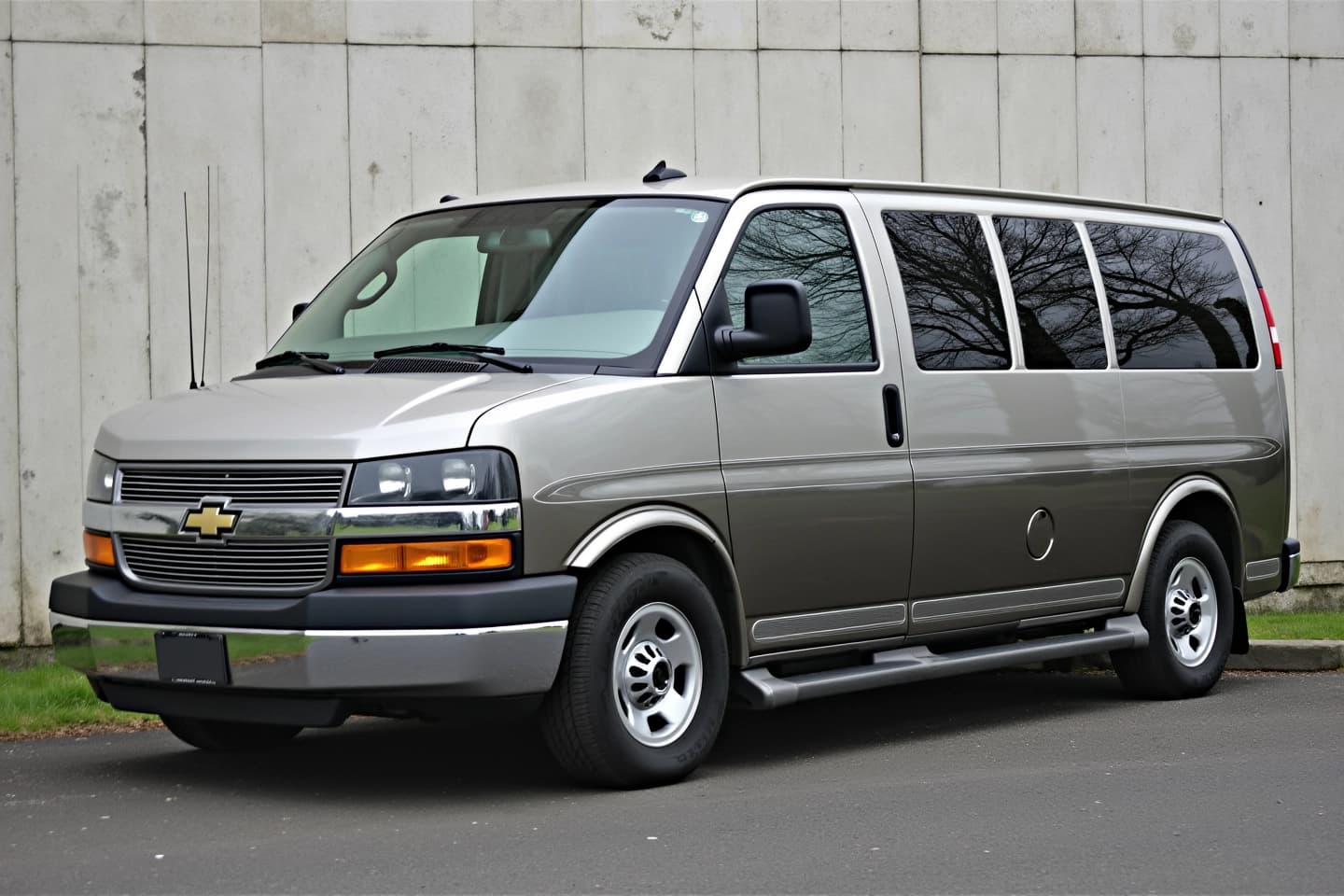 CHEVROLET EXPRESS 2500 EXTENDEN PASSANGER VAN 6.0 AWD