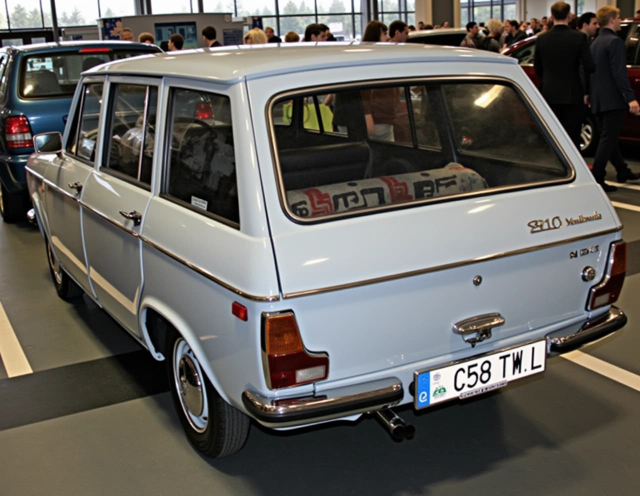PEUGEOT 204 BREAK 1.1 Grand Luxe